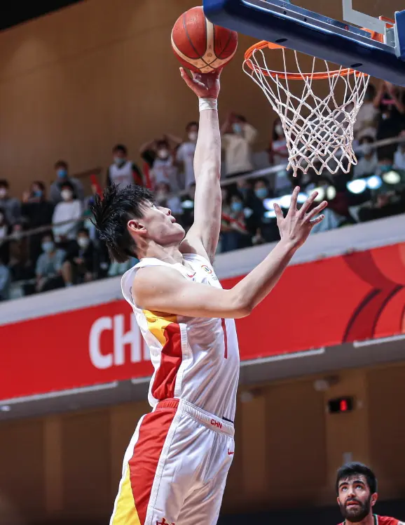 迷一方面认, 签订了一份
