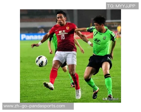 男足球星退役后转型为教练的成长之路与挑战